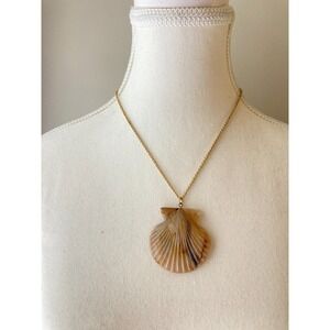 Natural Shell Pendant Necklace Gold Tone Chain Scallop Shell Beachy Coastal
